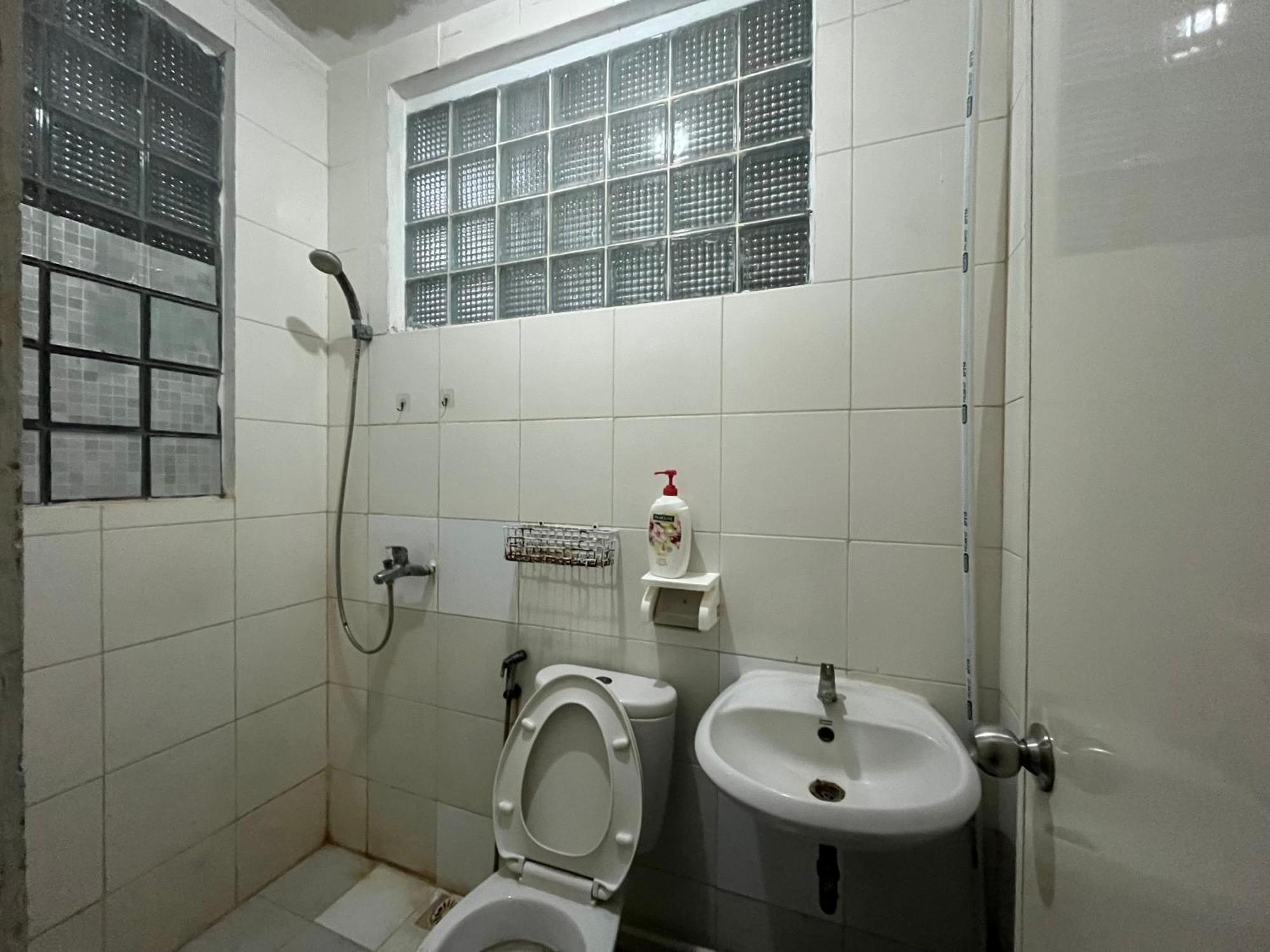 Spot On 94142 Al Fatih Residence Syariah 2 Jakarta Exteriér fotografie